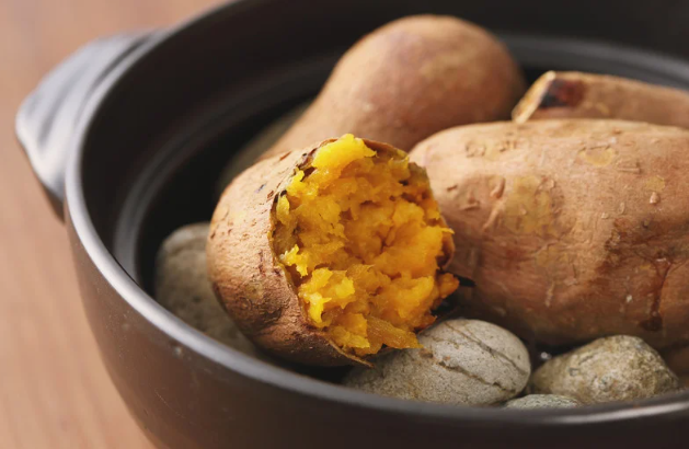 makanan untuk PMS, gejala PMS, makanan pereda nyeri haid, makanan ibu muda, hormon wanita, makanan untuk mood swing, vitamin B6 PMS, magnesium PMS, makanan fase luteal, Bunda, si Kecil